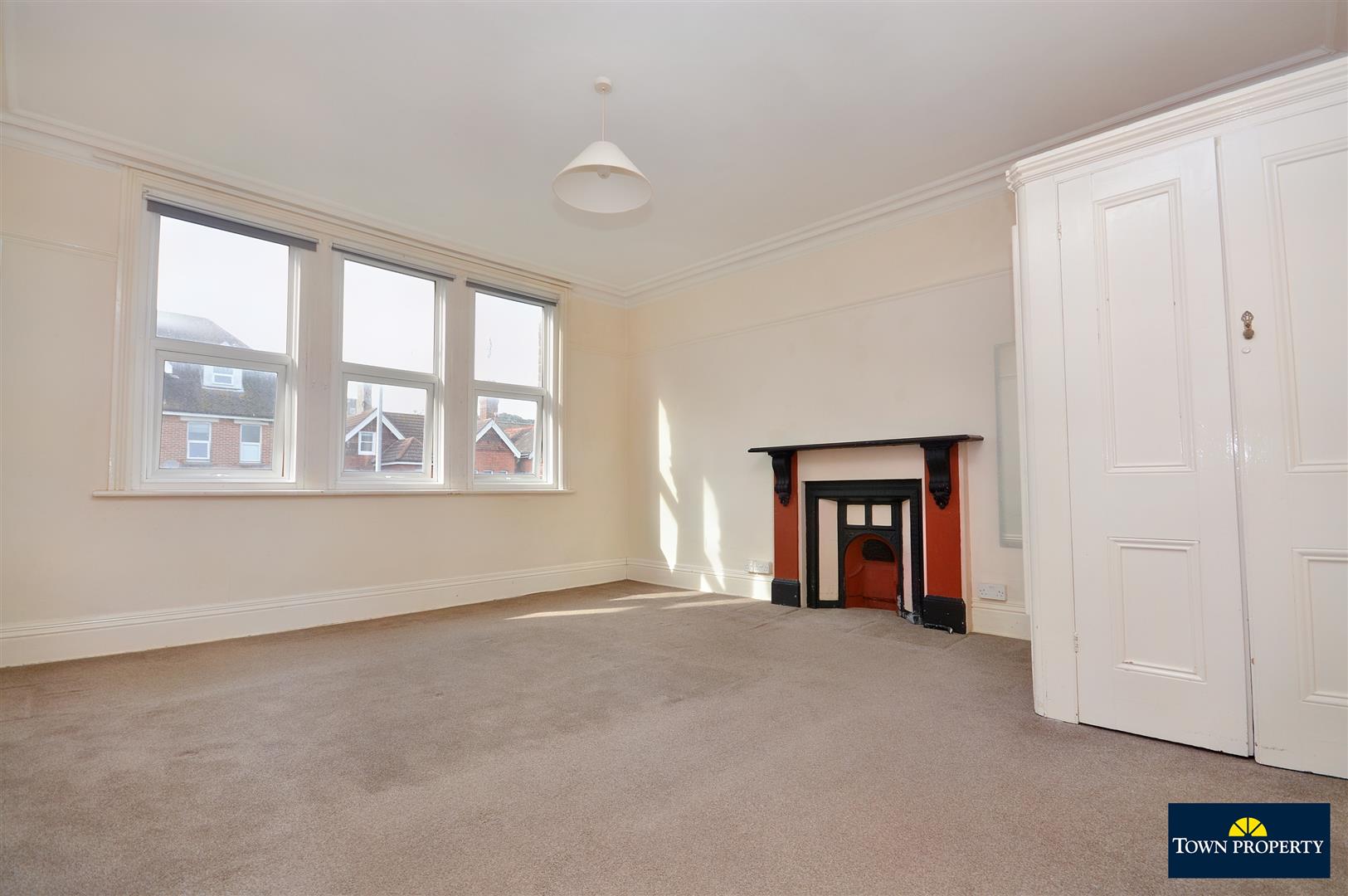 Property Details for Enys Road Eastbourne BN21 2DN Town Property